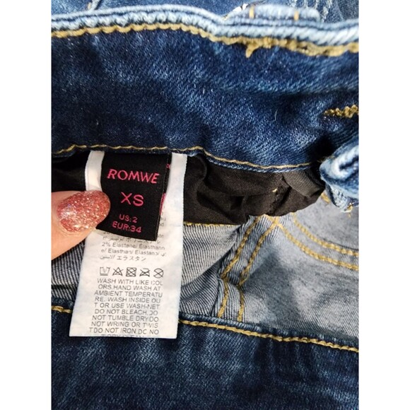 Romwe Embroidered Bees Flowers Spring Denim Shorts Womens 2 XSMALL - Picture 9 of 9